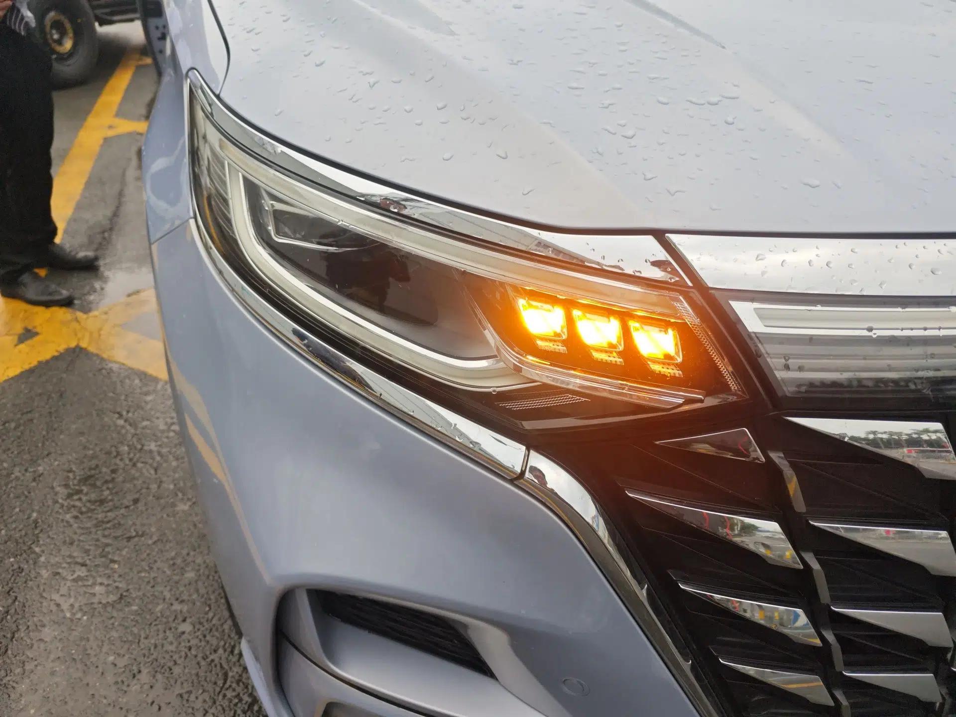 Roewe iMAX8 New Energy 2022 Golden Edition — миниатюра 7