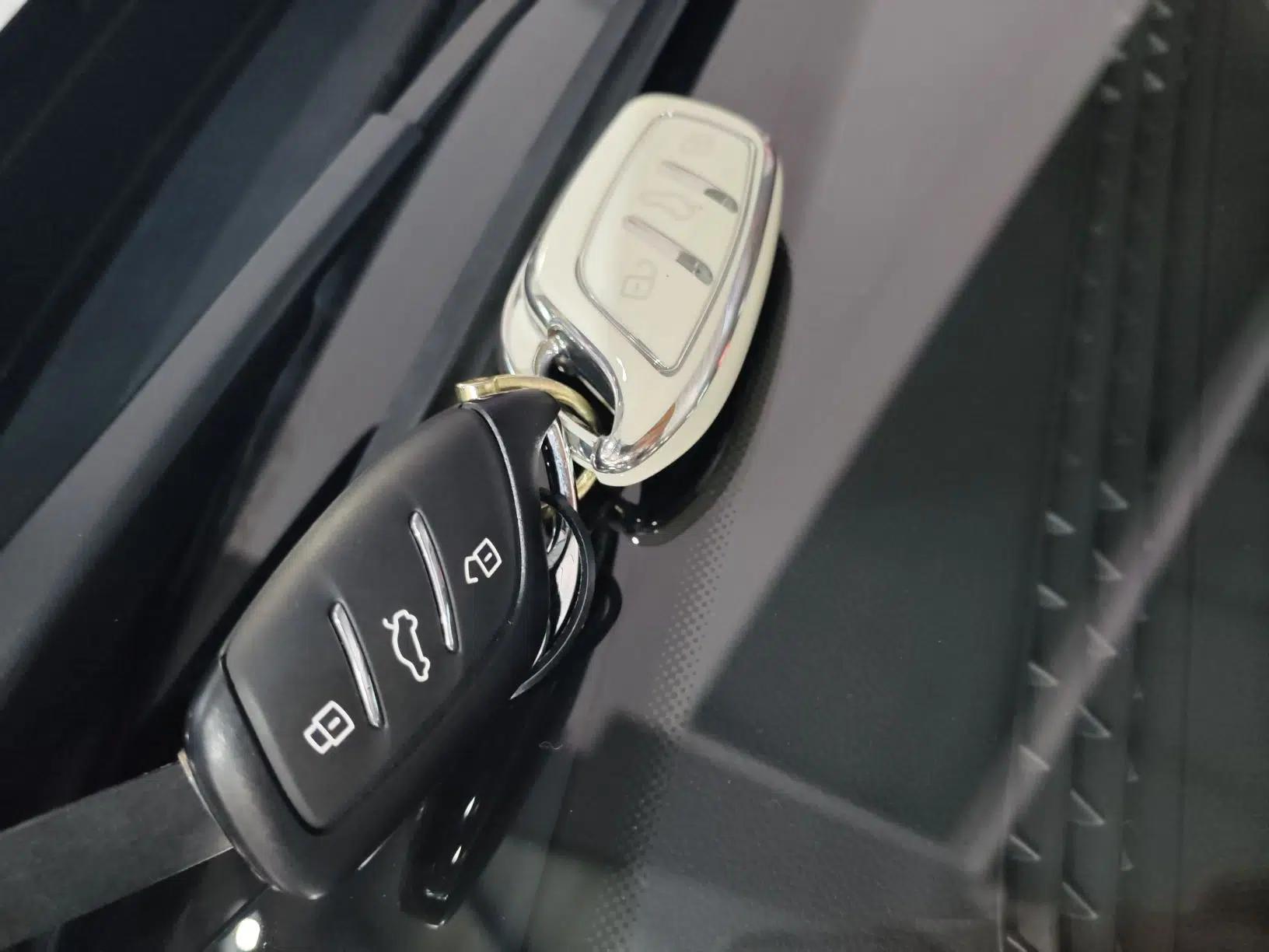 Roewe i6 MAX New Energy 2023 EV 420 Skyroof Special Edition — миниатюра 12