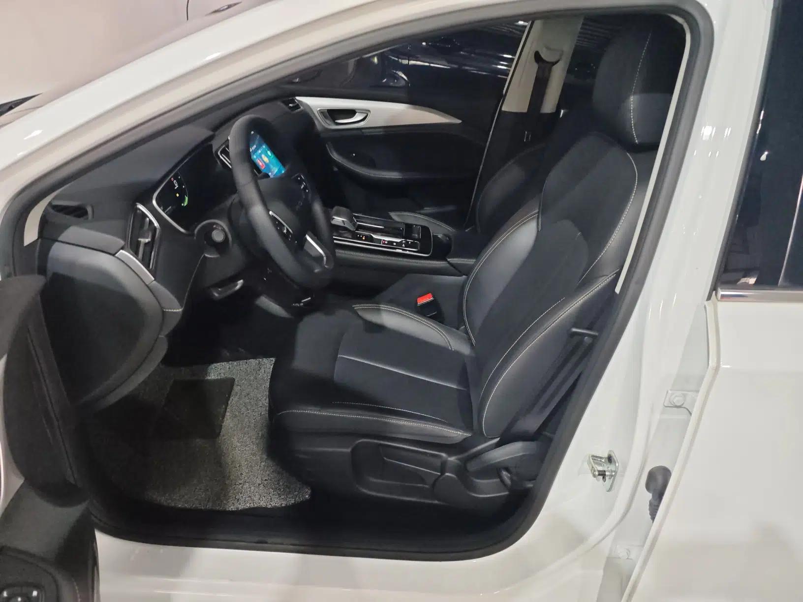 Roewe i6 MAX New Energy 2023 EV 420 Skyroof Special Edition — миниатюра 18