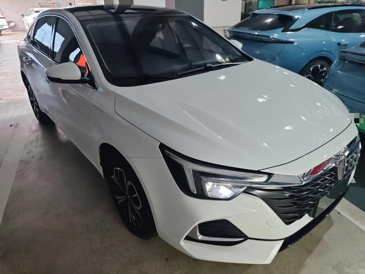 Roewe i6 MAX New Energy 2023 EV 420 Skyroof Special Edition — миниатюра 3