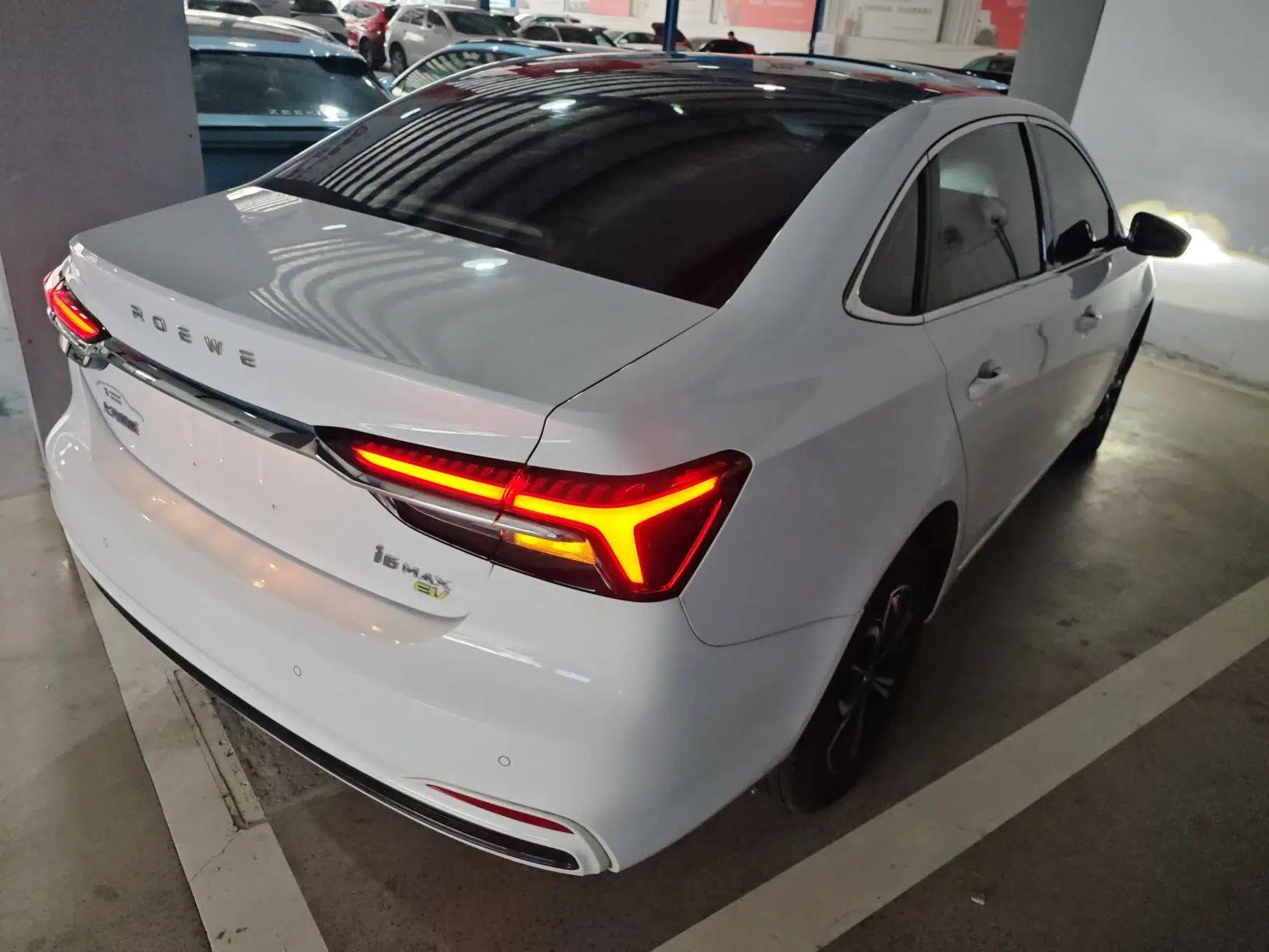 Roewe i6 MAX New Energy 2023 EV 420 Skyroof Special Edition — миниатюра 6