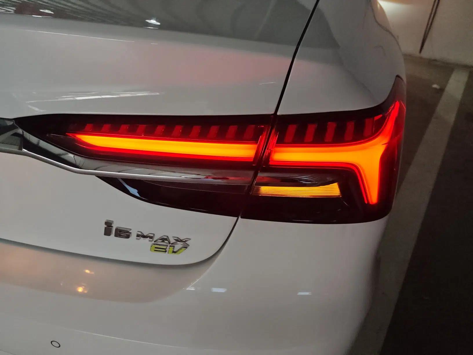 Roewe i6 MAX New Energy 2023 EV 420 Skyroof Special Edition — миниатюра 7