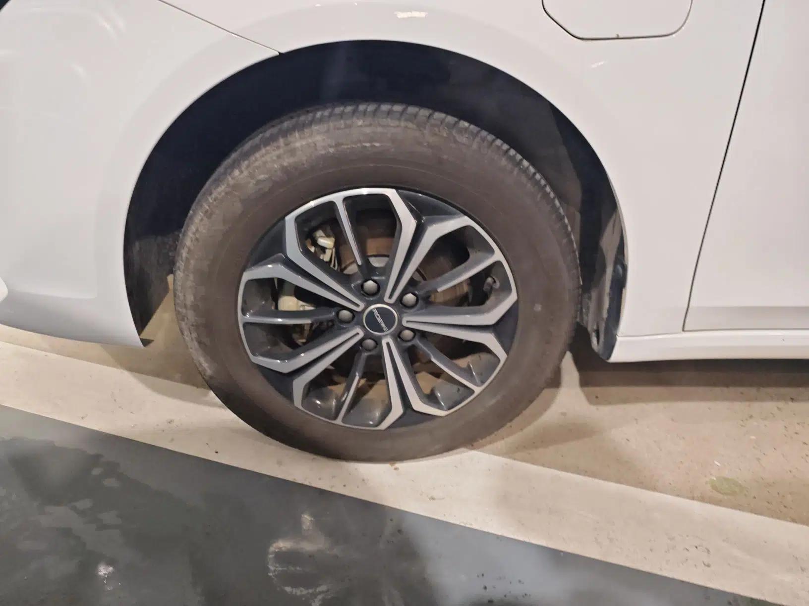 Roewe i6 MAX New Energy 2023 EV 420 Skyroof Special Edition — миниатюра 8
