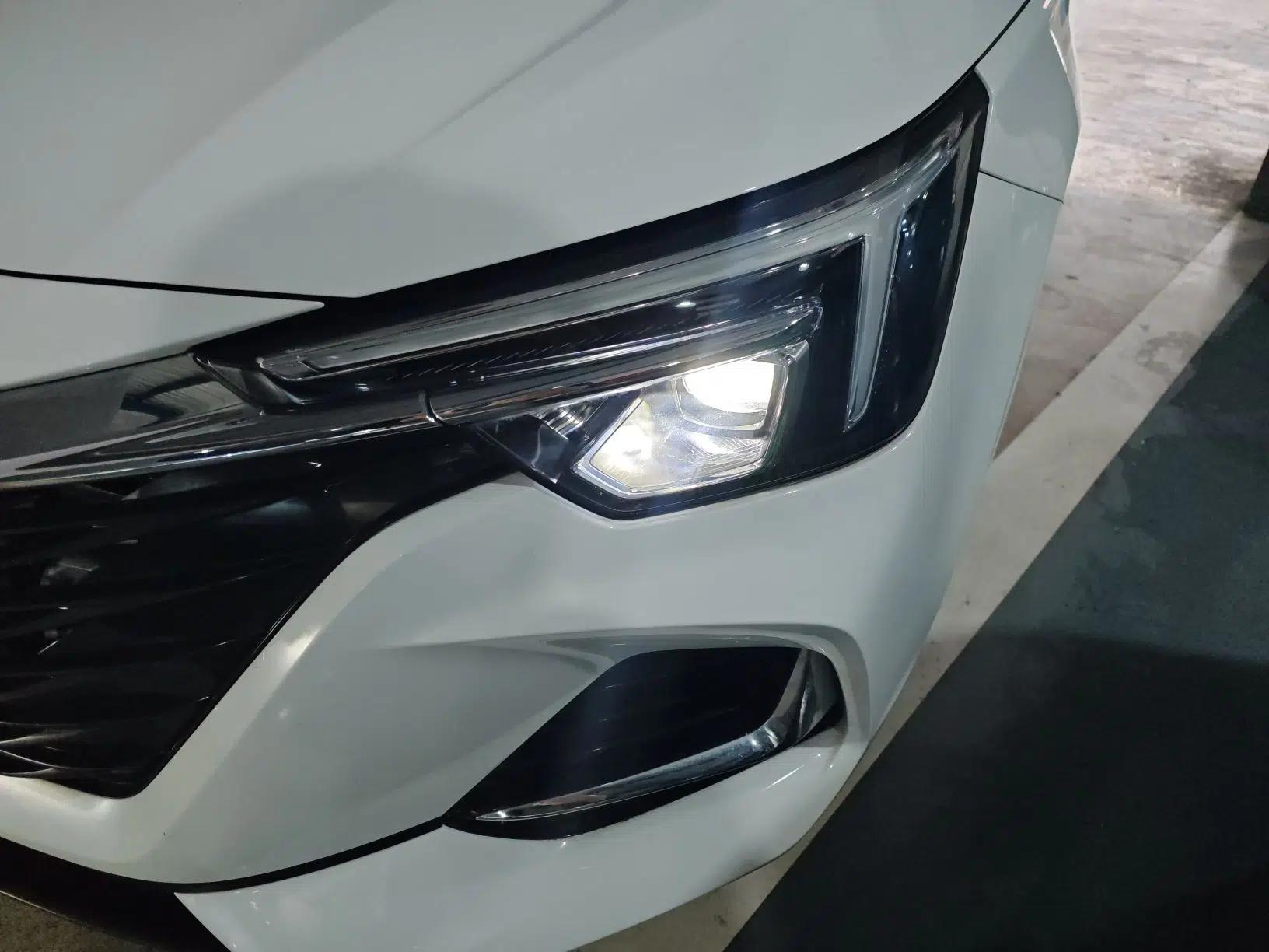 Roewe i6 MAX New Energy 2023 EV 420 Skyroof Special Edition — миниатюра 9