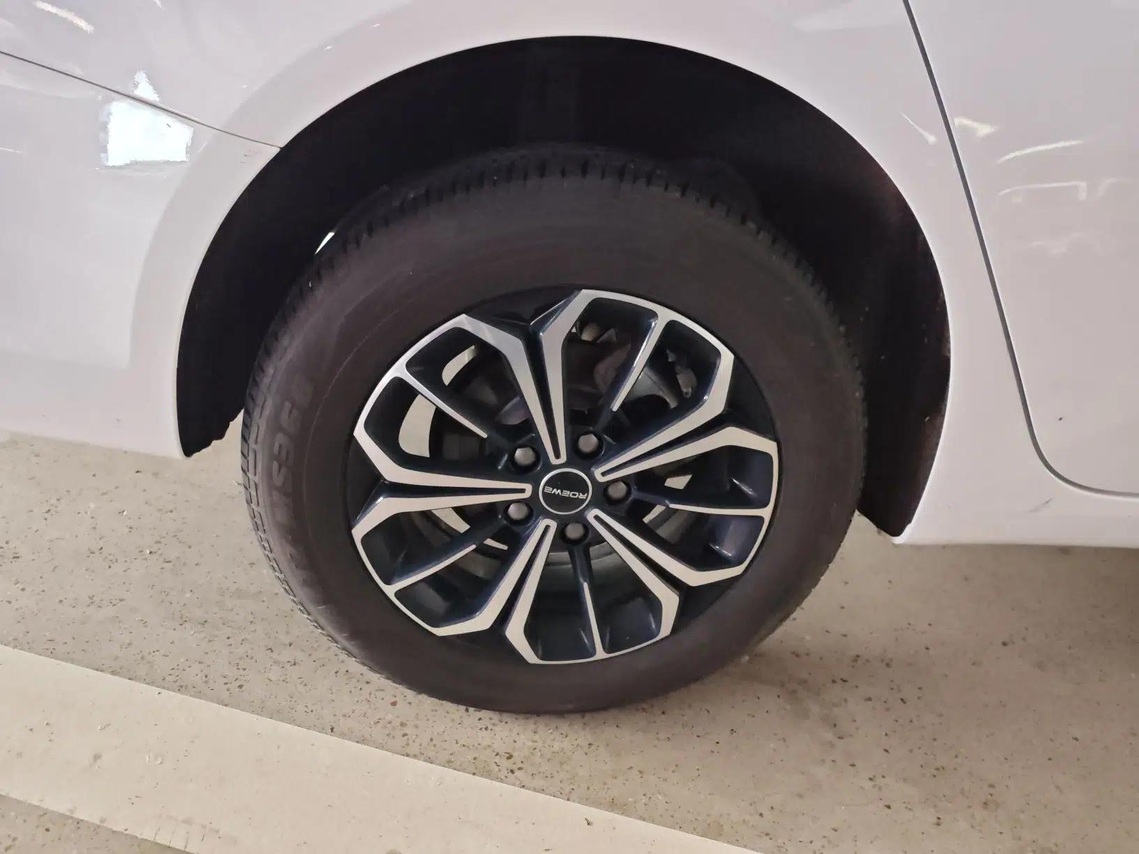 Roewe i6 MAX New Energy 2023 EV 420 Skyroof Special Edition — миниатюра 10