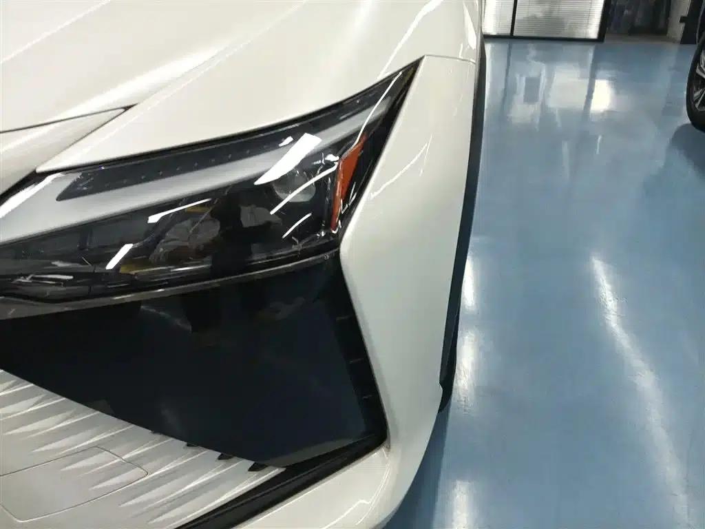 Lexus RZ 2023 450e AWD Luxury Edition — миниатюра 18