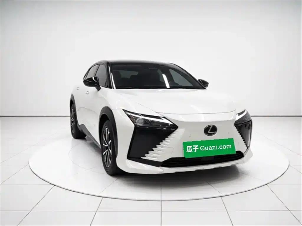 Lexus RZ 2023 450e AWD Luxury Edition — миниатюра 3