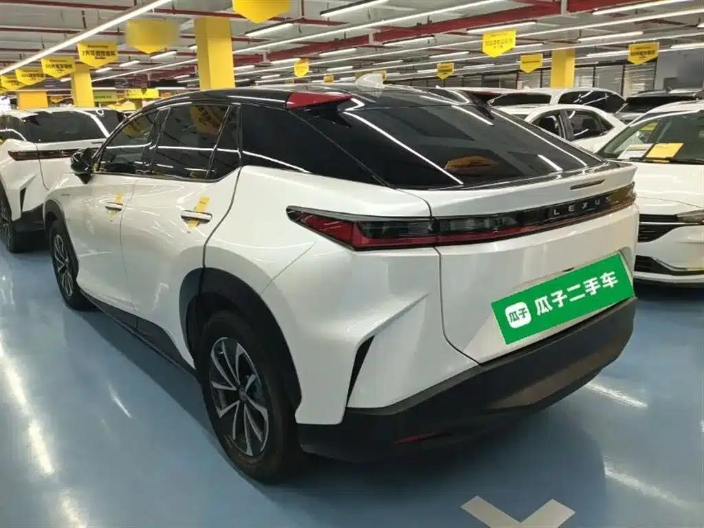 Lexus RZ 2023 450e AWD Luxury Edition — миниатюра 23