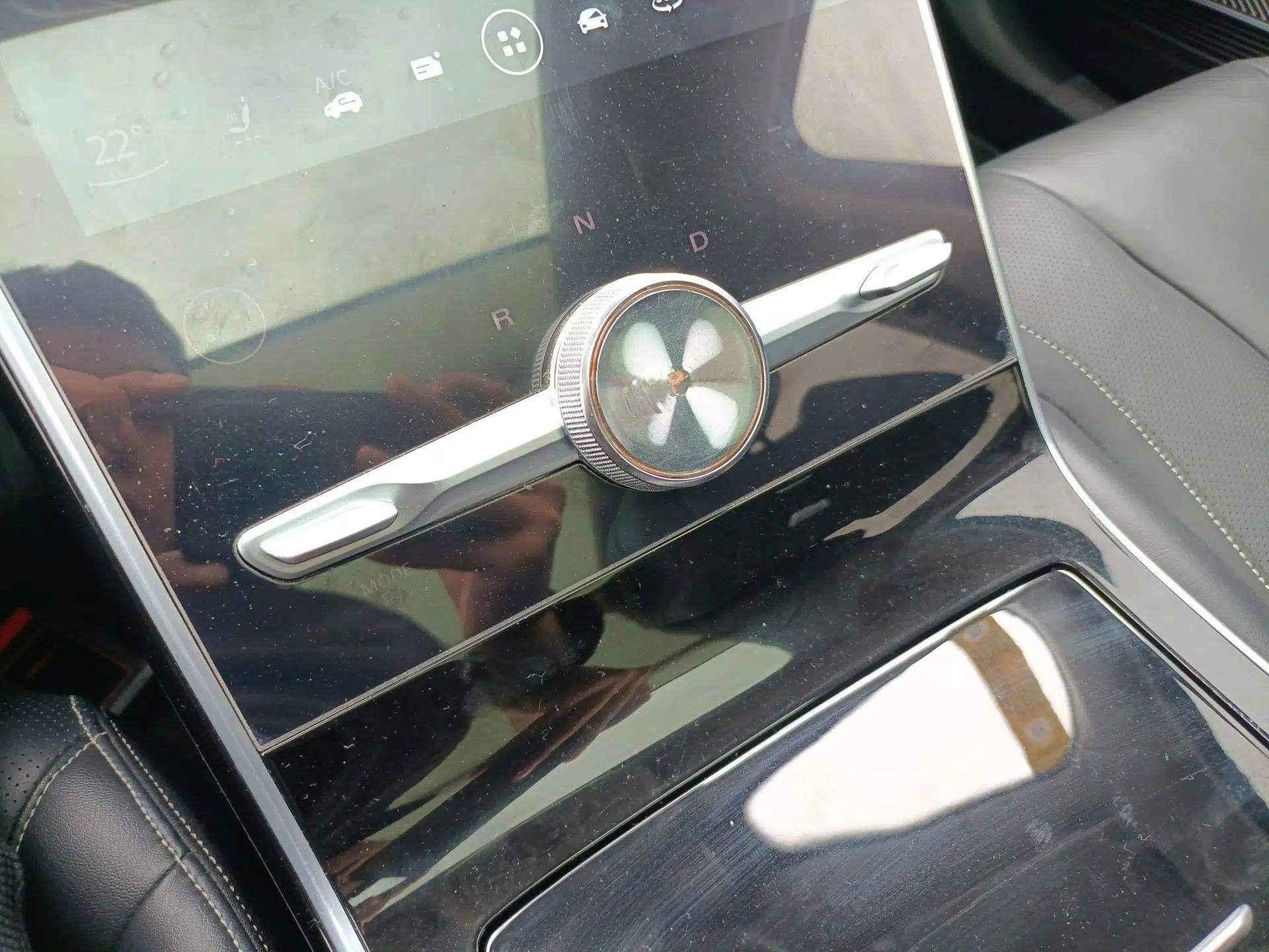 Roewe MARVEL X 2018 Rear-Drive Model — миниатюра 17