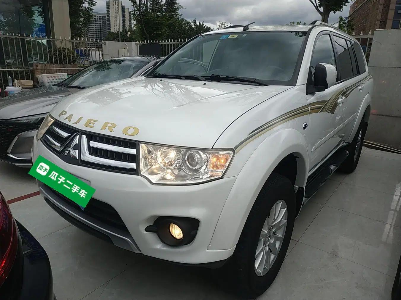 Mitsubishi Pajero Sport 2013 3.0L Automatic Two-Wheel Drive Luxury Edition — миниатюра 1