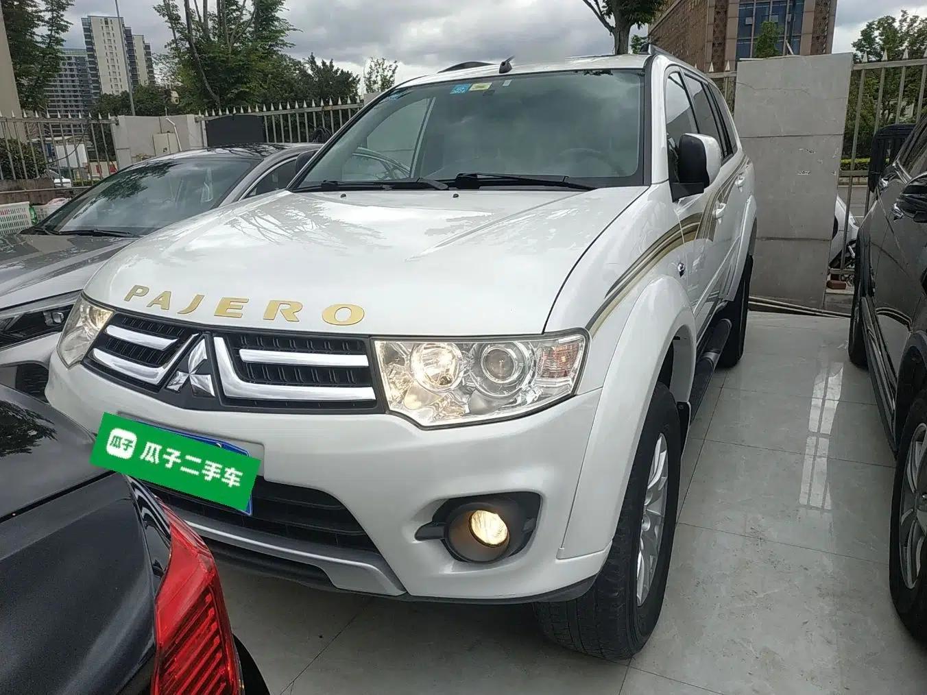 Mitsubishi Pajero Sport 2013 3.0L Automatic Two-Wheel Drive Luxury Edition — миниатюра 2