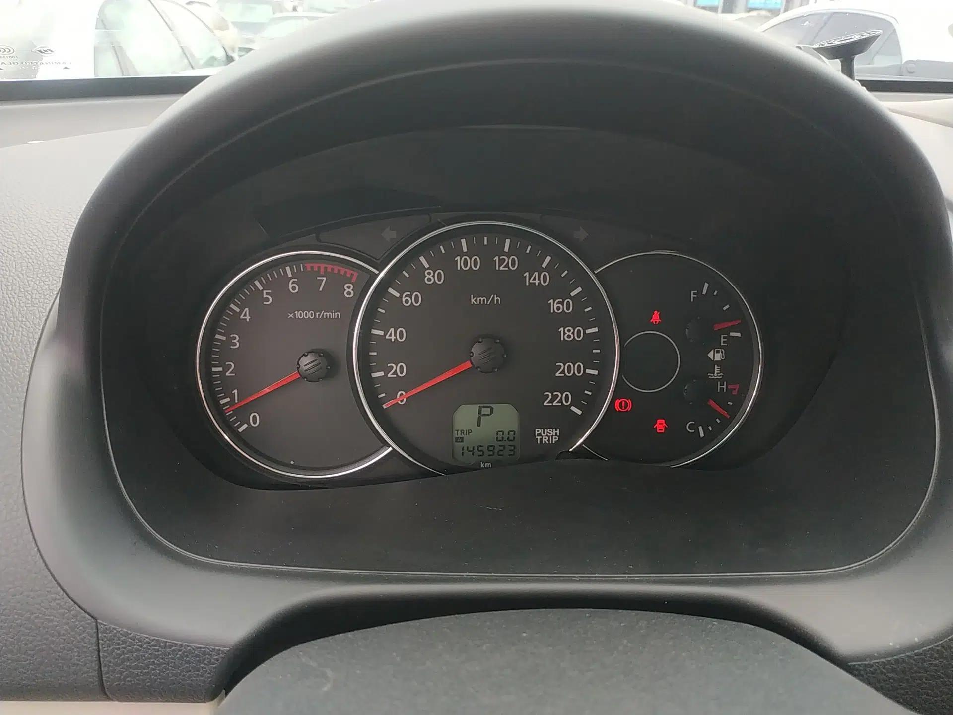 Mitsubishi Pajero Sport 2013 3.0L Automatic Two-Wheel Drive Luxury Edition — миниатюра 15