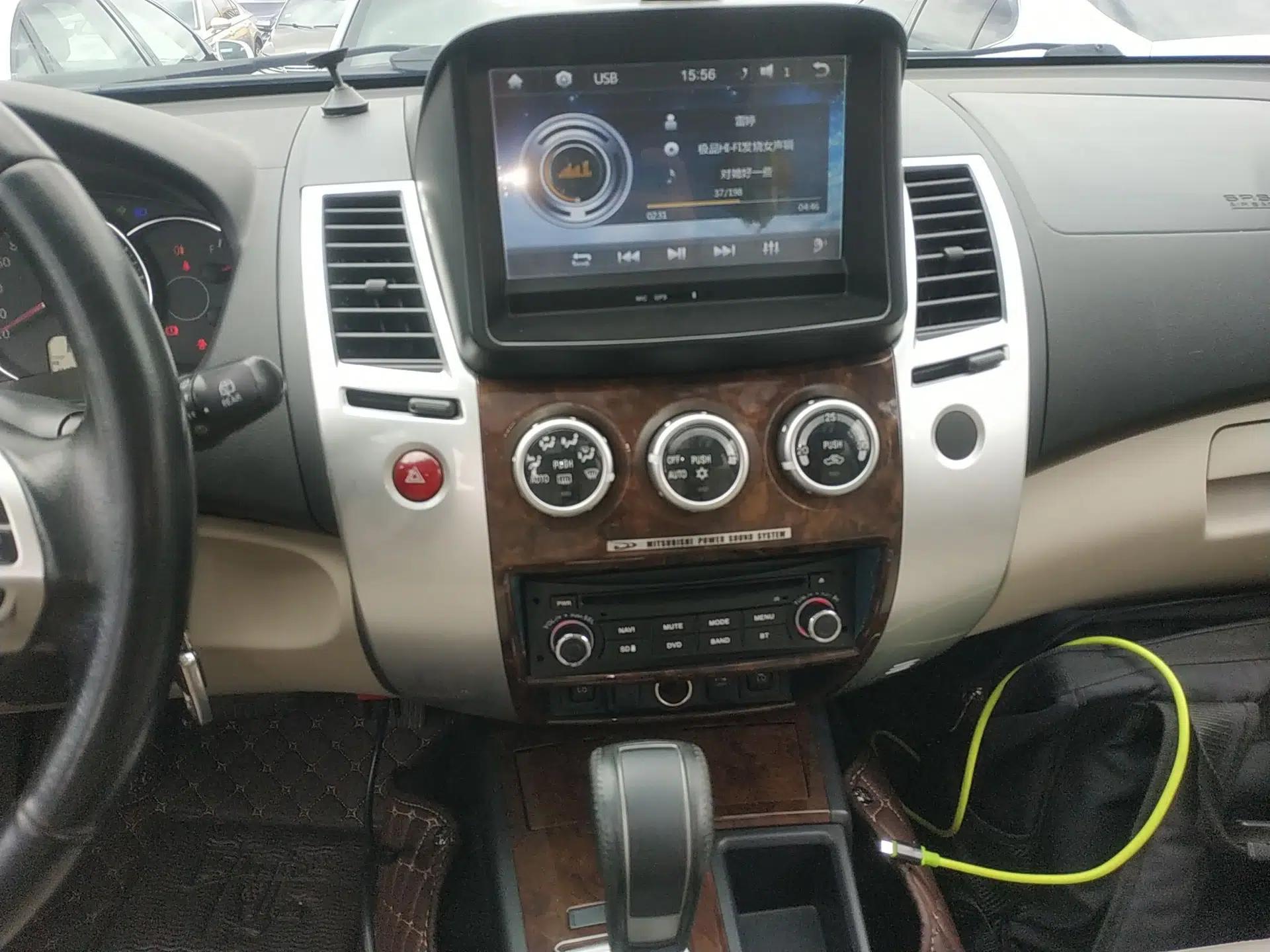 Mitsubishi Pajero Sport 2013 3.0L Automatic Two-Wheel Drive Luxury Edition — миниатюра 16