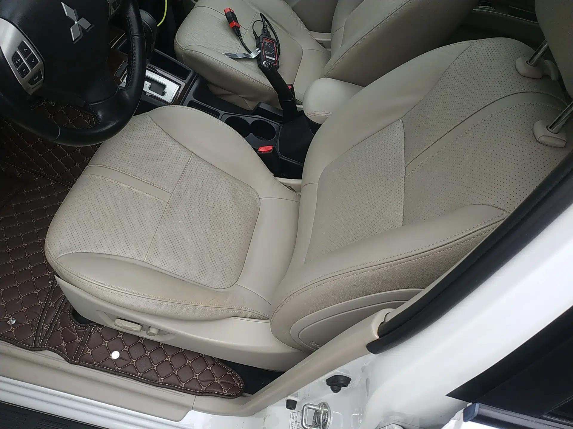 Mitsubishi Pajero Sport 2013 3.0L Automatic Two-Wheel Drive Luxury Edition — миниатюра 18