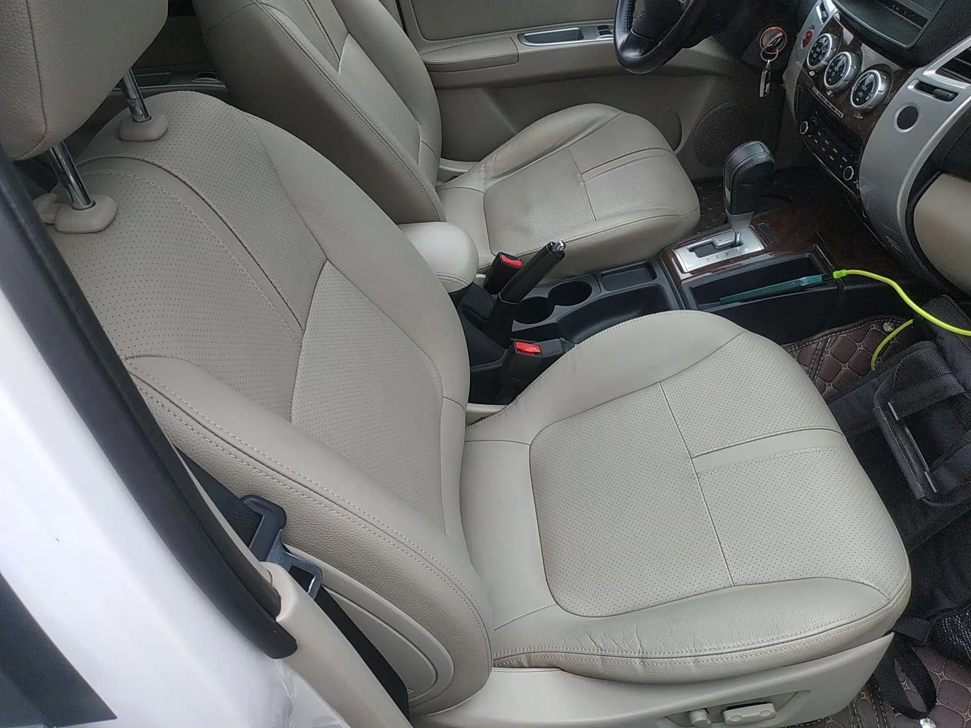 Mitsubishi Pajero Sport 2013 3.0L Automatic Two-Wheel Drive Luxury Edition — миниатюра 23