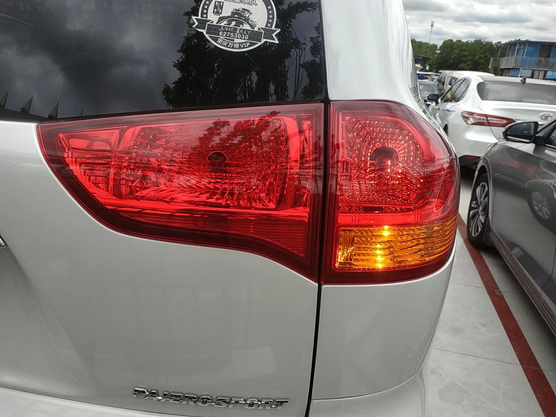 Mitsubishi Pajero Sport 2013 3.0L Automatic Two-Wheel Drive Luxury Edition — миниатюра 7