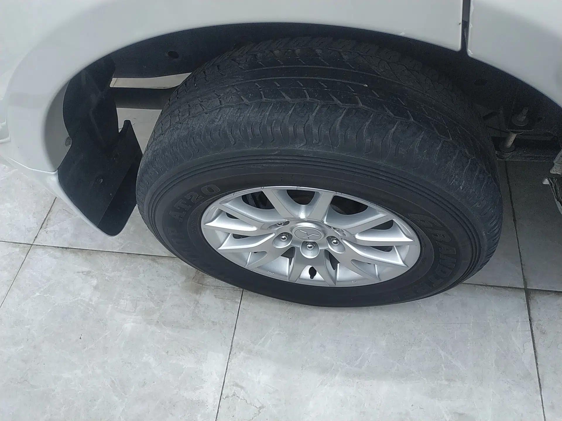 Mitsubishi Pajero Sport 2013 3.0L Automatic Two-Wheel Drive Luxury Edition — миниатюра 10