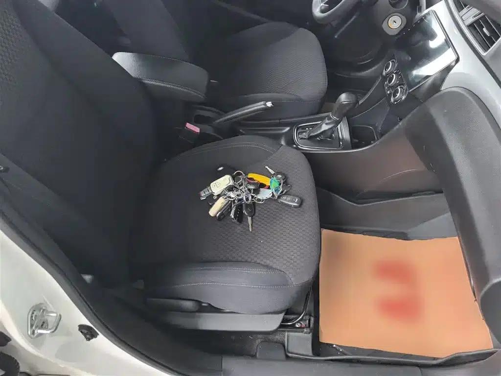 Ciaz 2015 1.6L Automatic Comfort Edition — миниатюра 21