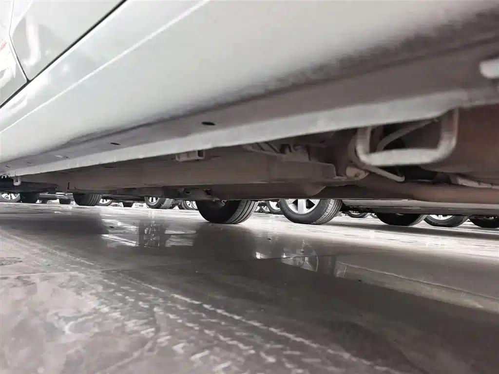 Ciaz 2015 1.6L Automatic Comfort Edition — миниатюра 22