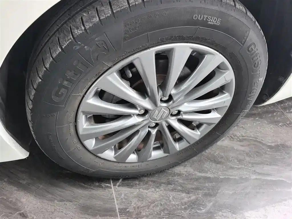 Ciaz 2015 1.6L Automatic Comfort Edition — миниатюра 25