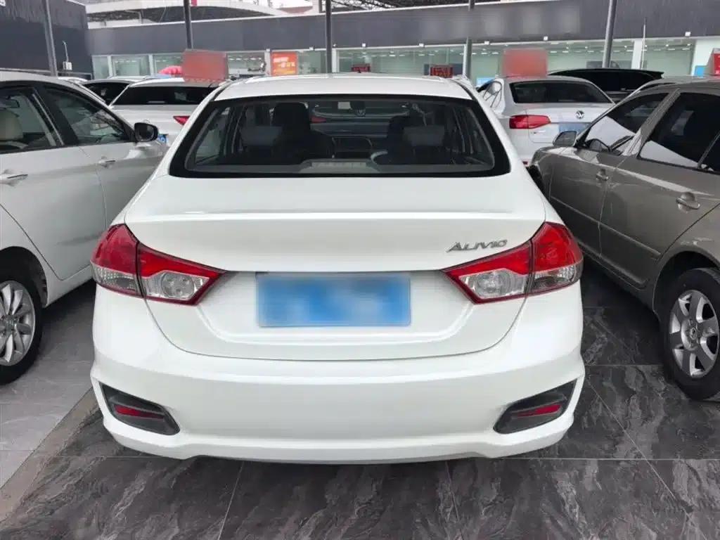 Ciaz 2015 1.6L Automatic Comfort Edition — миниатюра 5