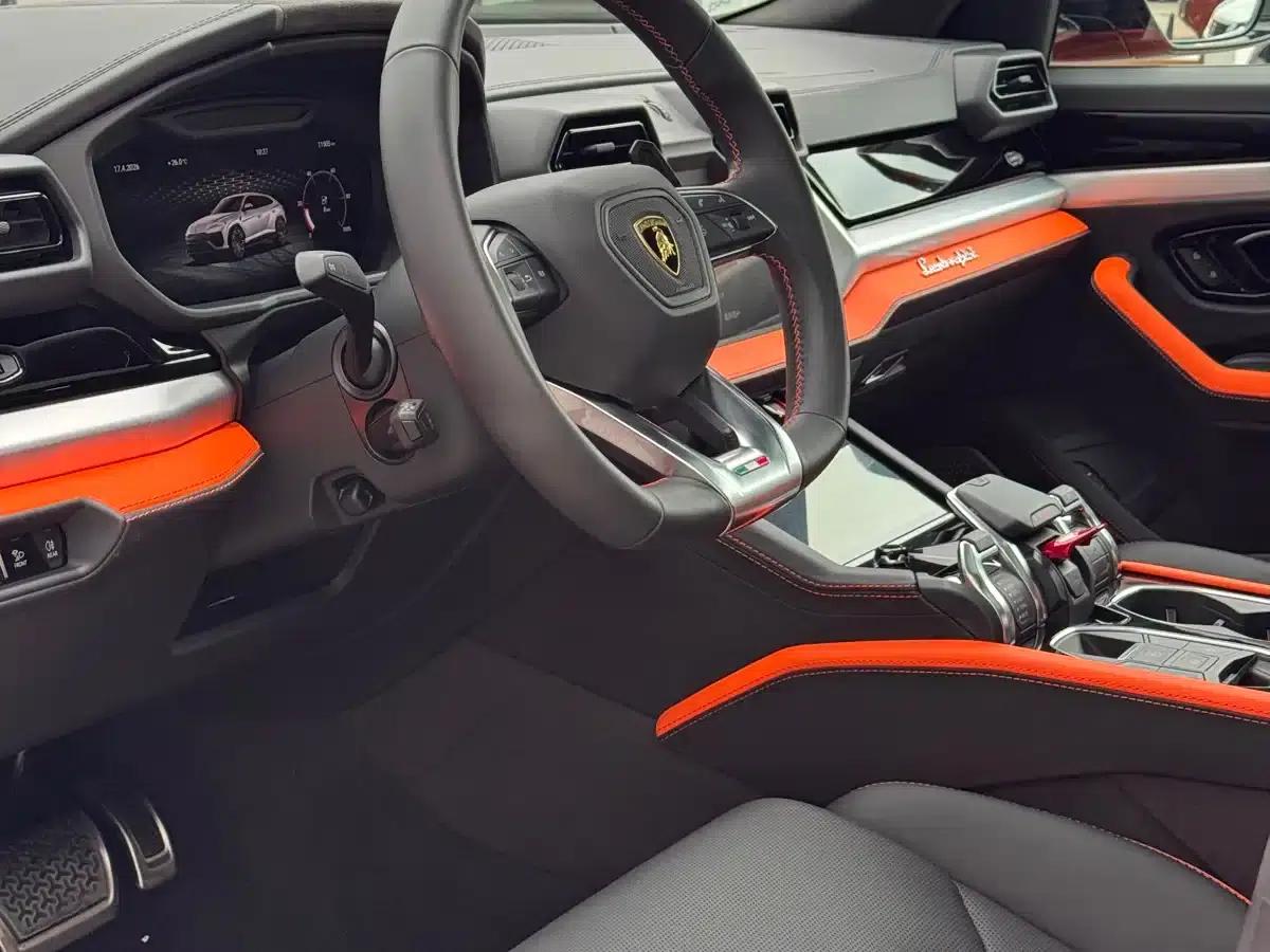2025 Urus SE 4.0T Standard Edition — миниатюра 5