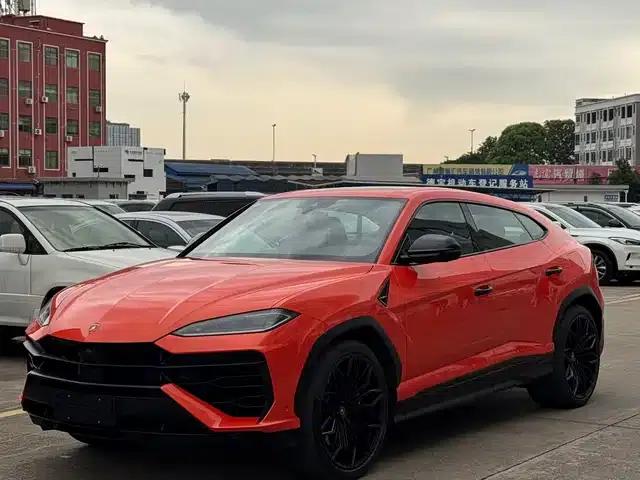 2025 Urus SE 4.0T Standard Edition