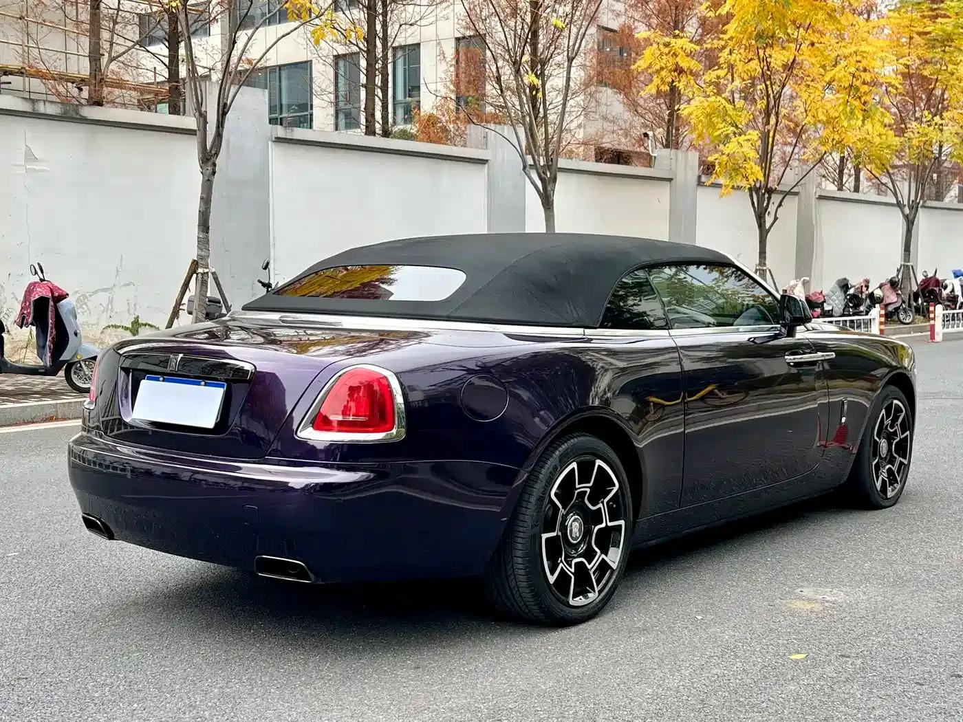 2018 Dawn 6.6T Black Badge — миниатюра 3