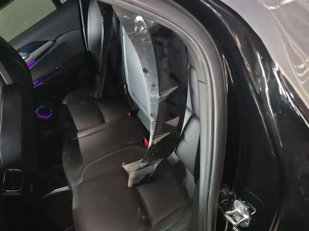 Lynk & Co 03 PHEV 2020 1.5T Pro — миниатюра 17