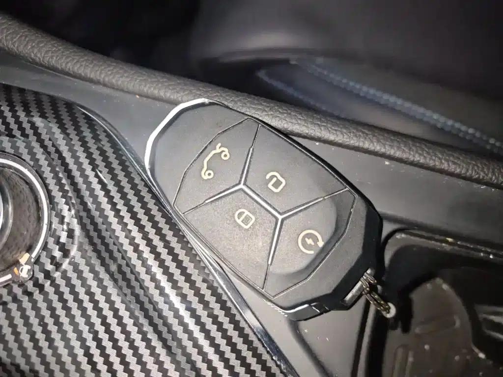 Lynk & Co 03 PHEV 2020 1.5T Pro — миниатюра 9