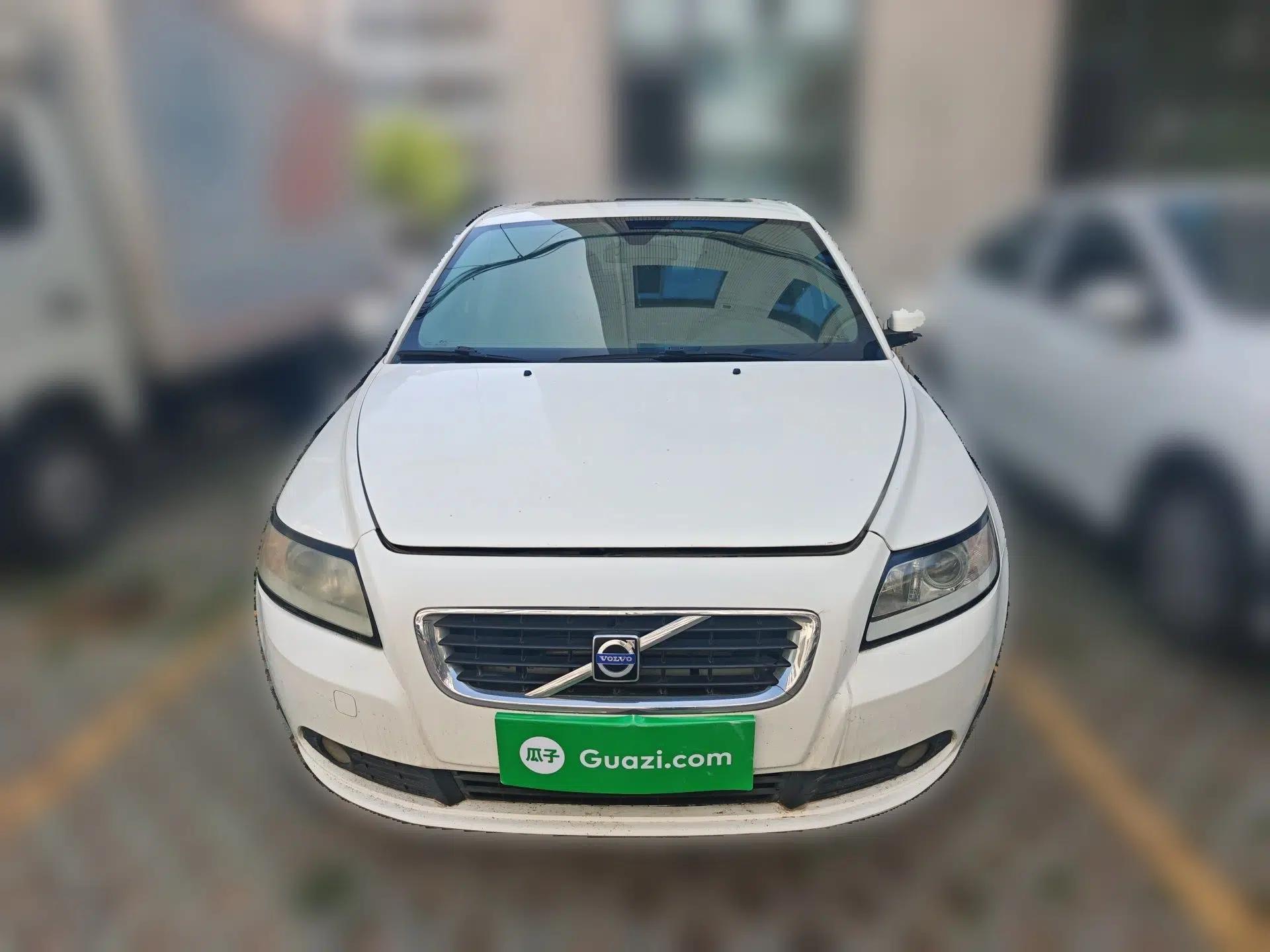 Volvo S40 2009 2.0L Automatic ZhiShang Edition — миниатюра 2
