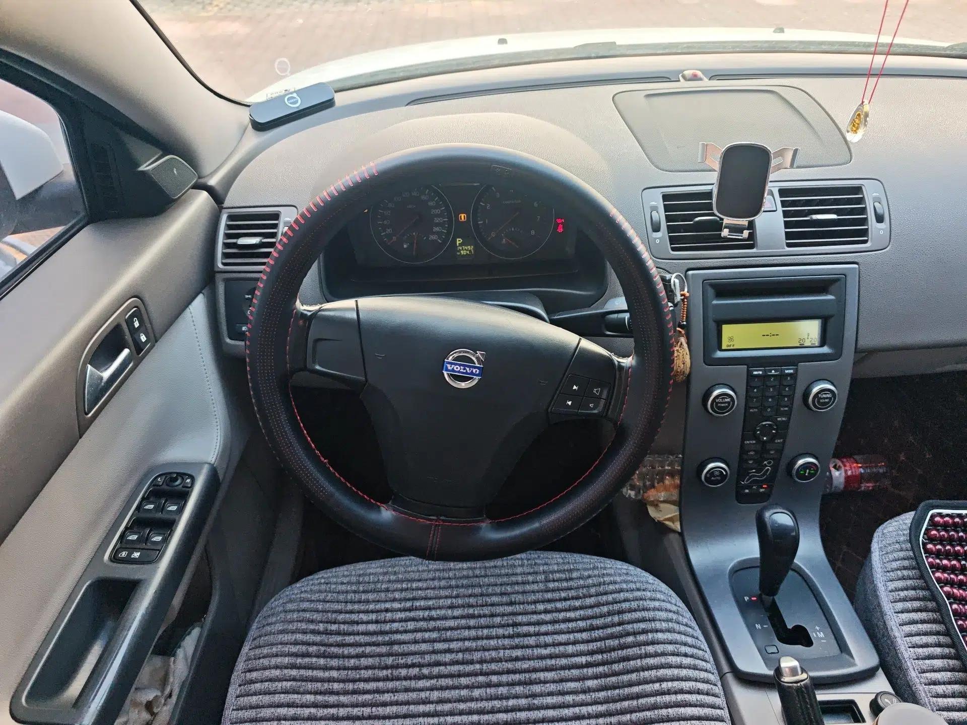 Volvo S40 2009 2.0L Automatic ZhiShang Edition — миниатюра 11