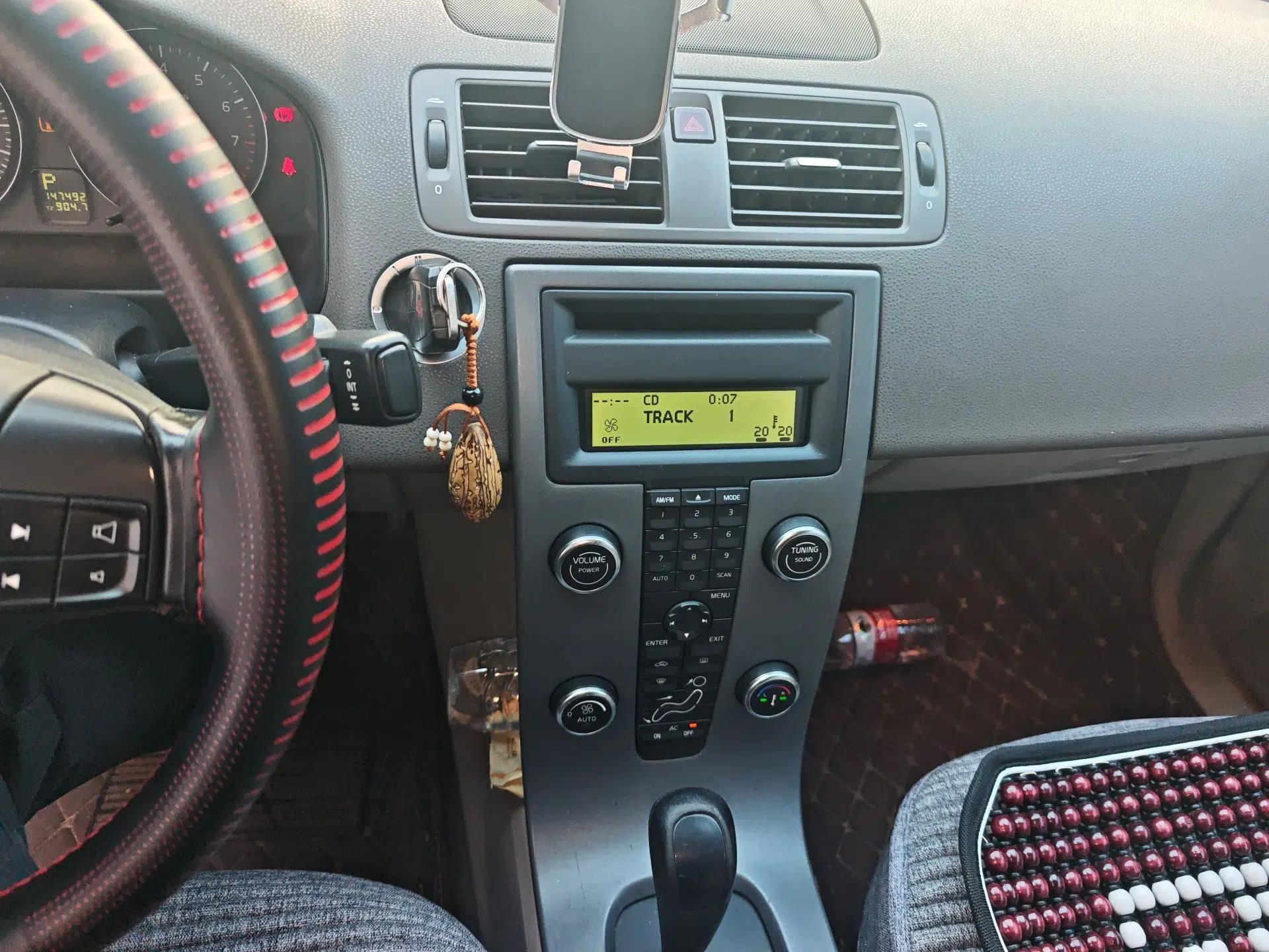Volvo S40 2009 2.0L Automatic ZhiShang Edition — миниатюра 14
