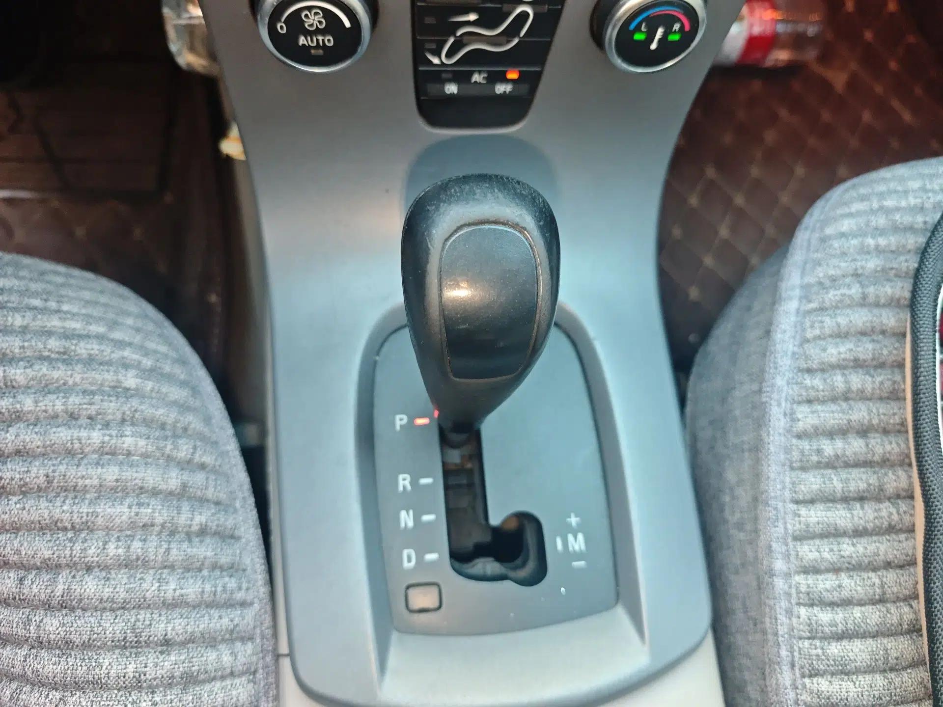 Volvo S40 2009 2.0L Automatic ZhiShang Edition — миниатюра 15