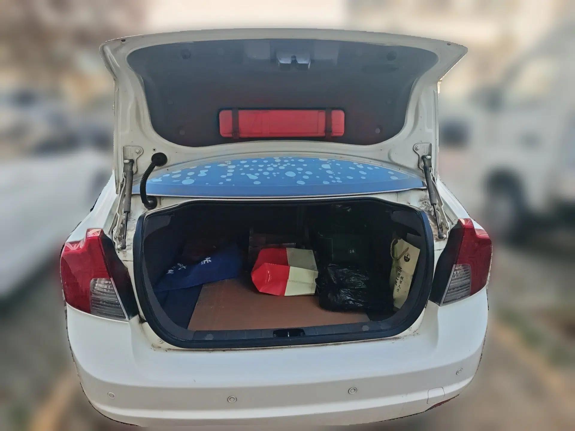 Volvo S40 2009 2.0L Automatic ZhiShang Edition — миниатюра 20
