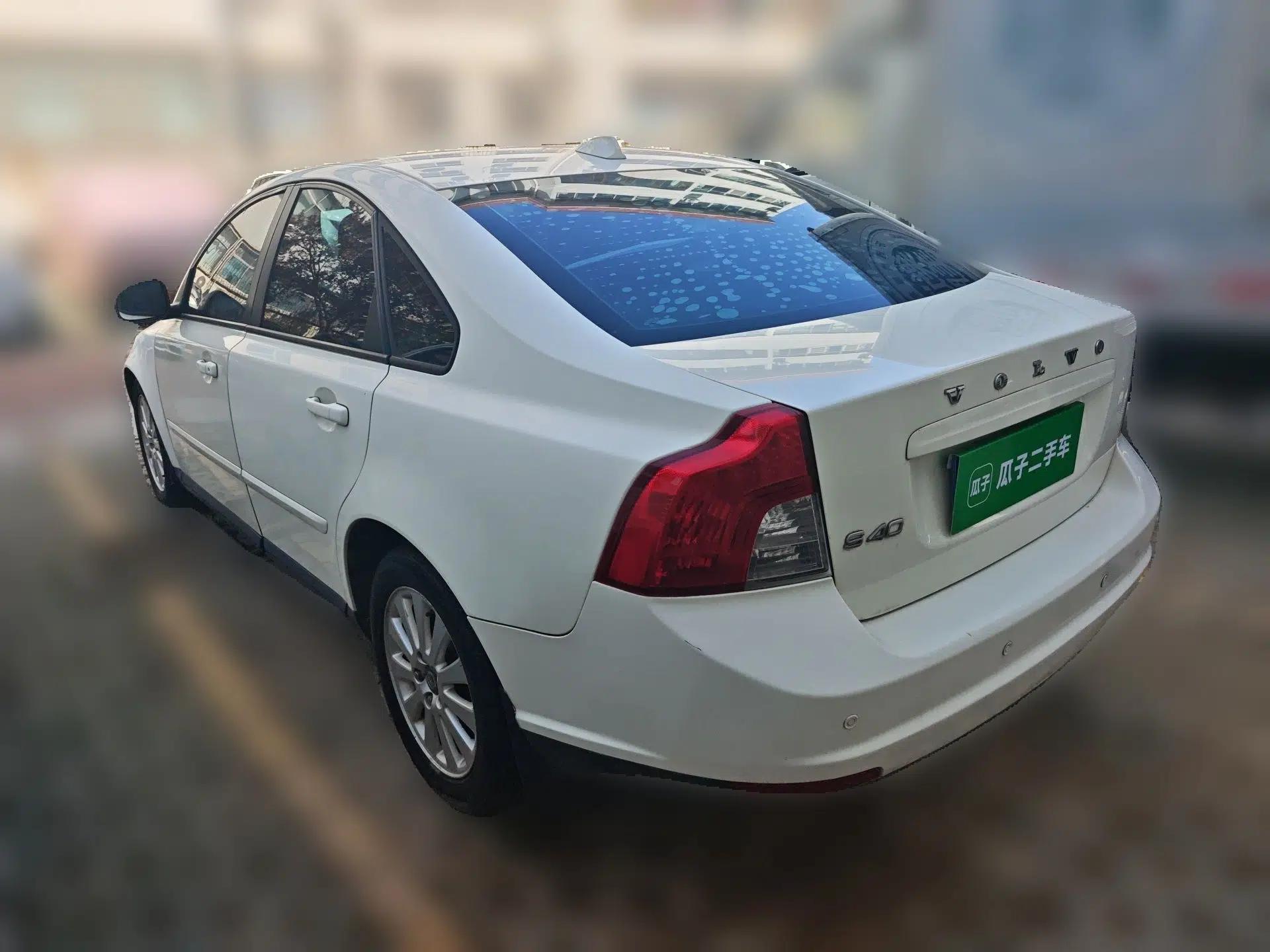 Volvo S40 2009 2.0L Automatic ZhiShang Edition — миниатюра 4