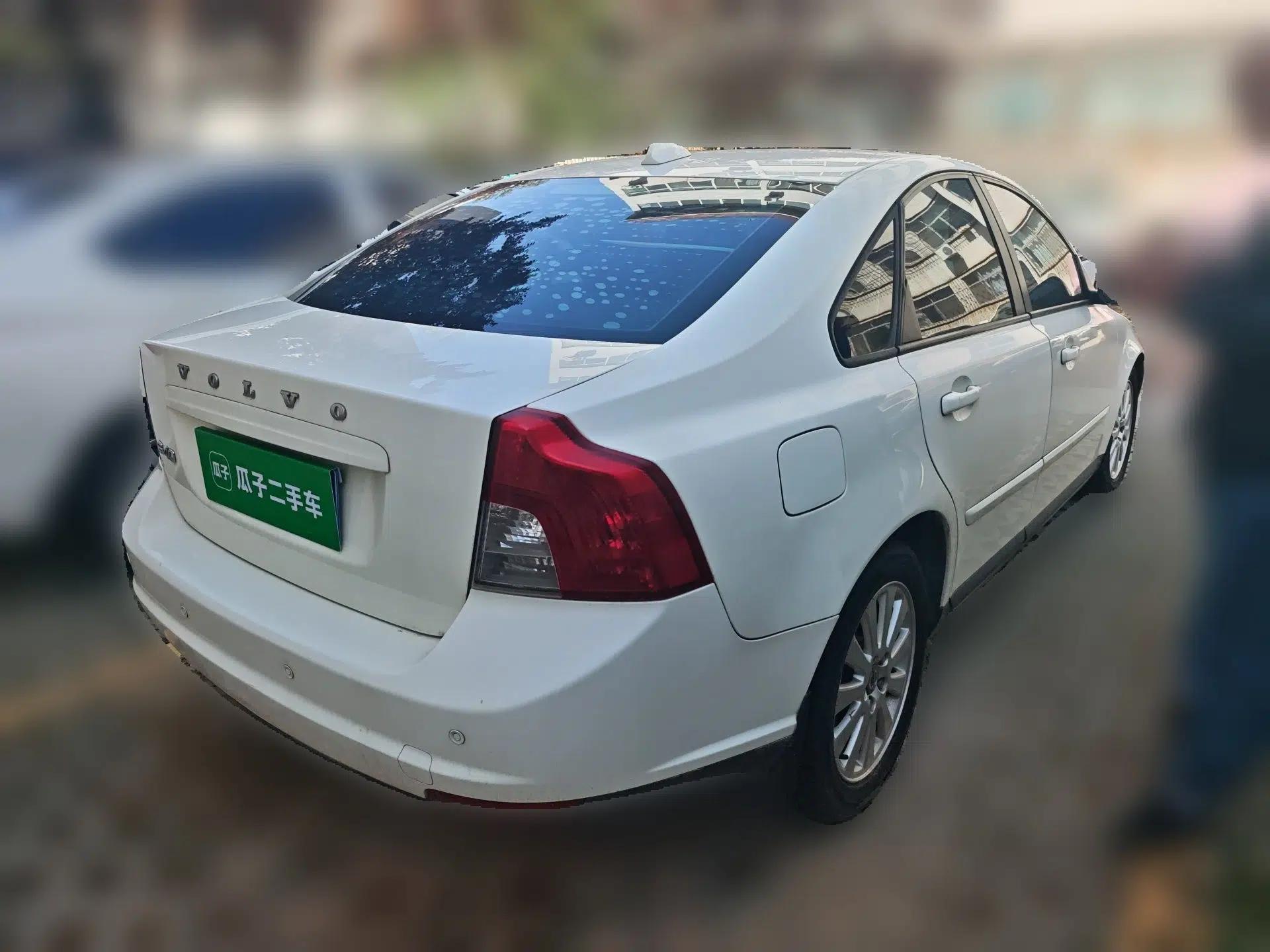 Volvo S40 2009 2.0L Automatic ZhiShang Edition — миниатюра 6