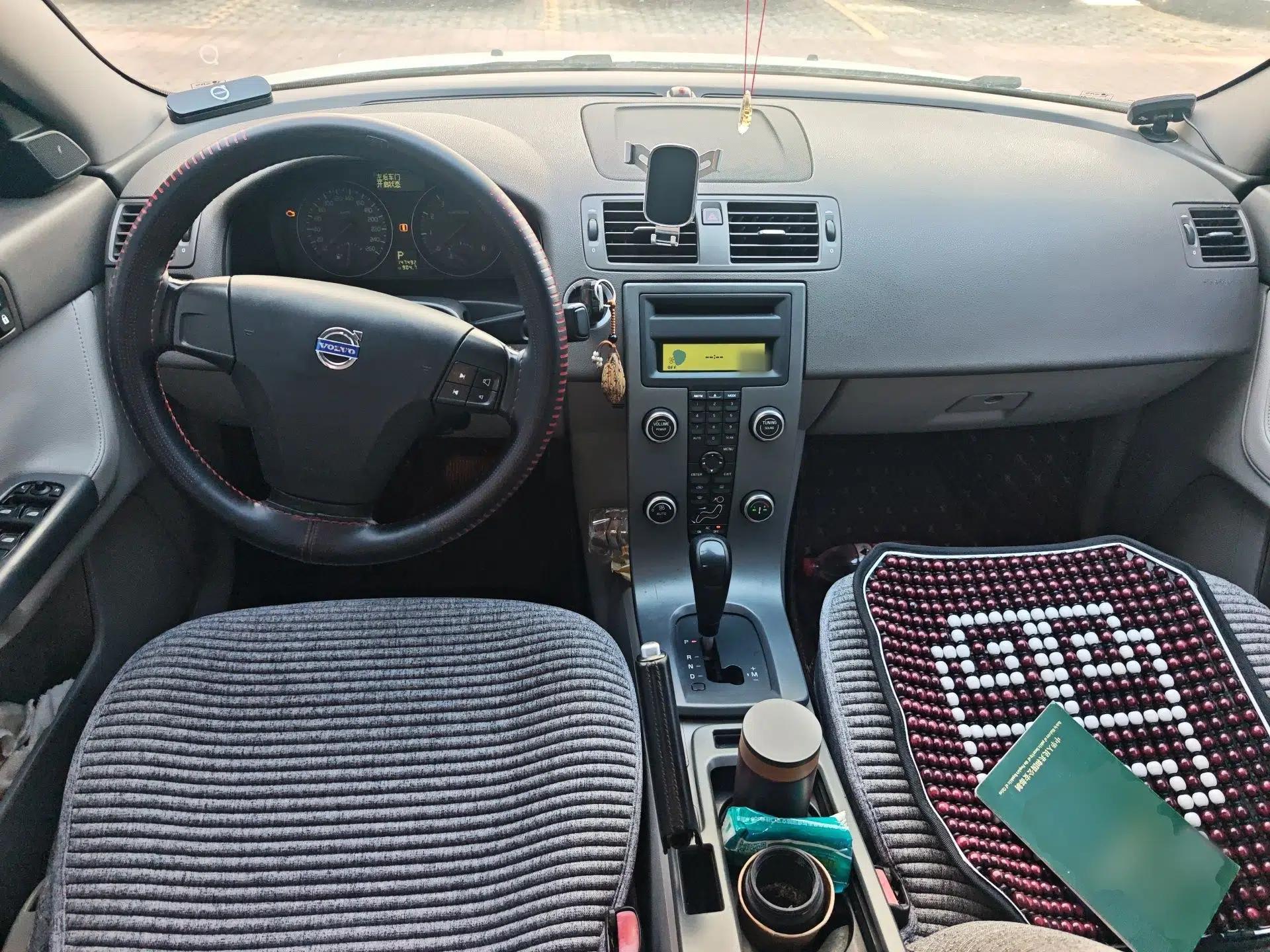 Volvo S40 2009 2.0L Automatic ZhiShang Edition — миниатюра 10
