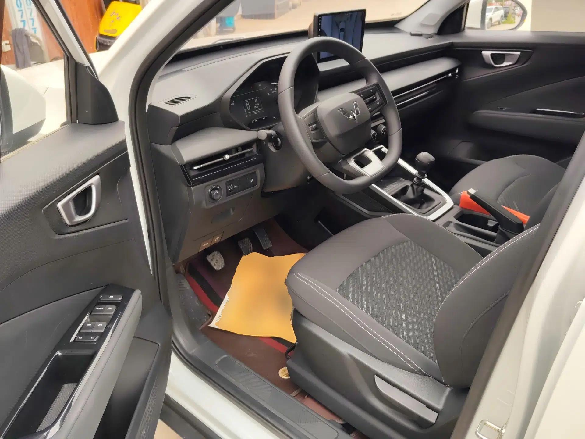 Wuling Alvez 2022 1.5L Manual Free-Style Model — миниатюра 19