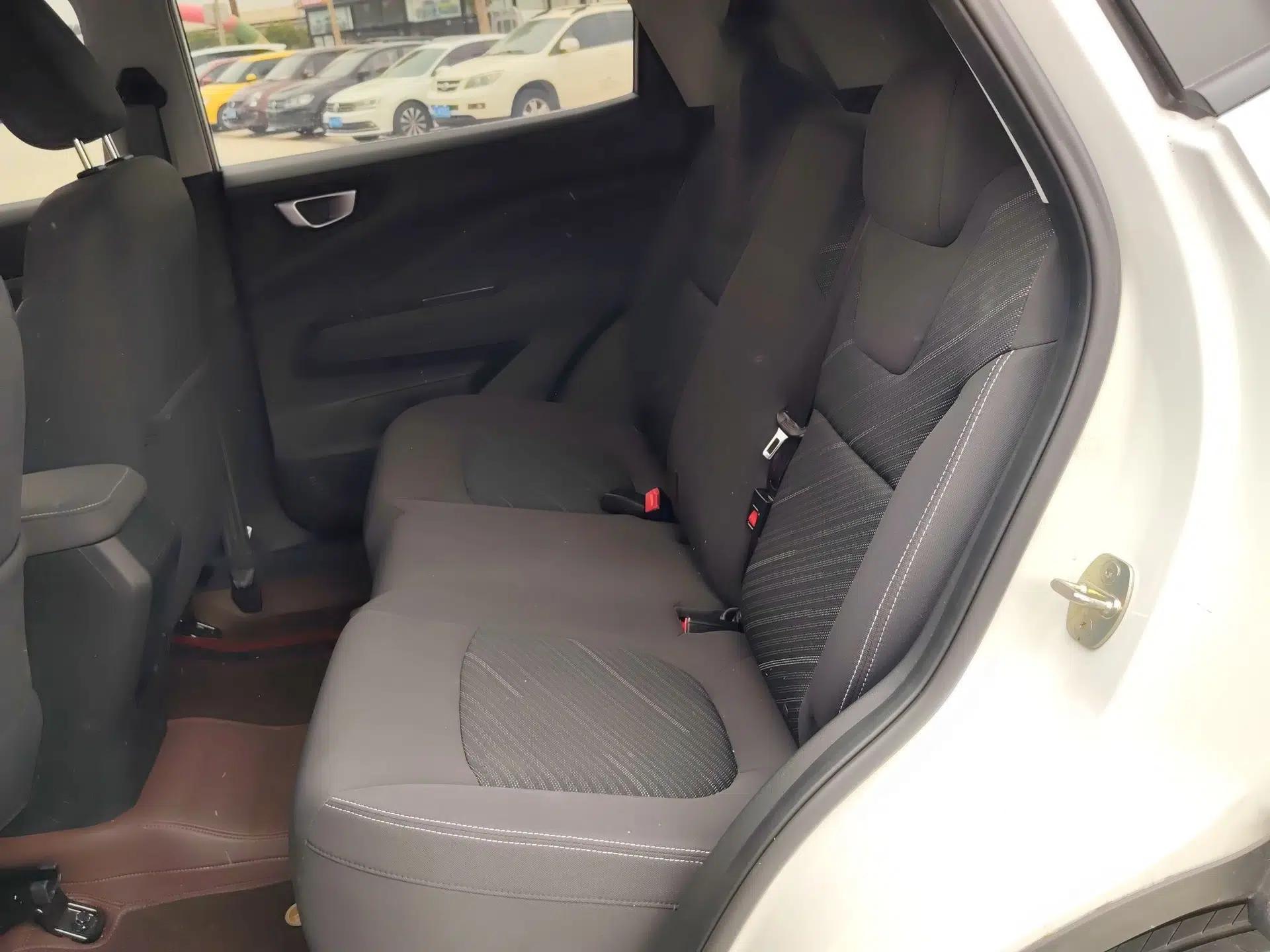 Wuling Alvez 2022 1.5L Manual Free-Style Model — миниатюра 20