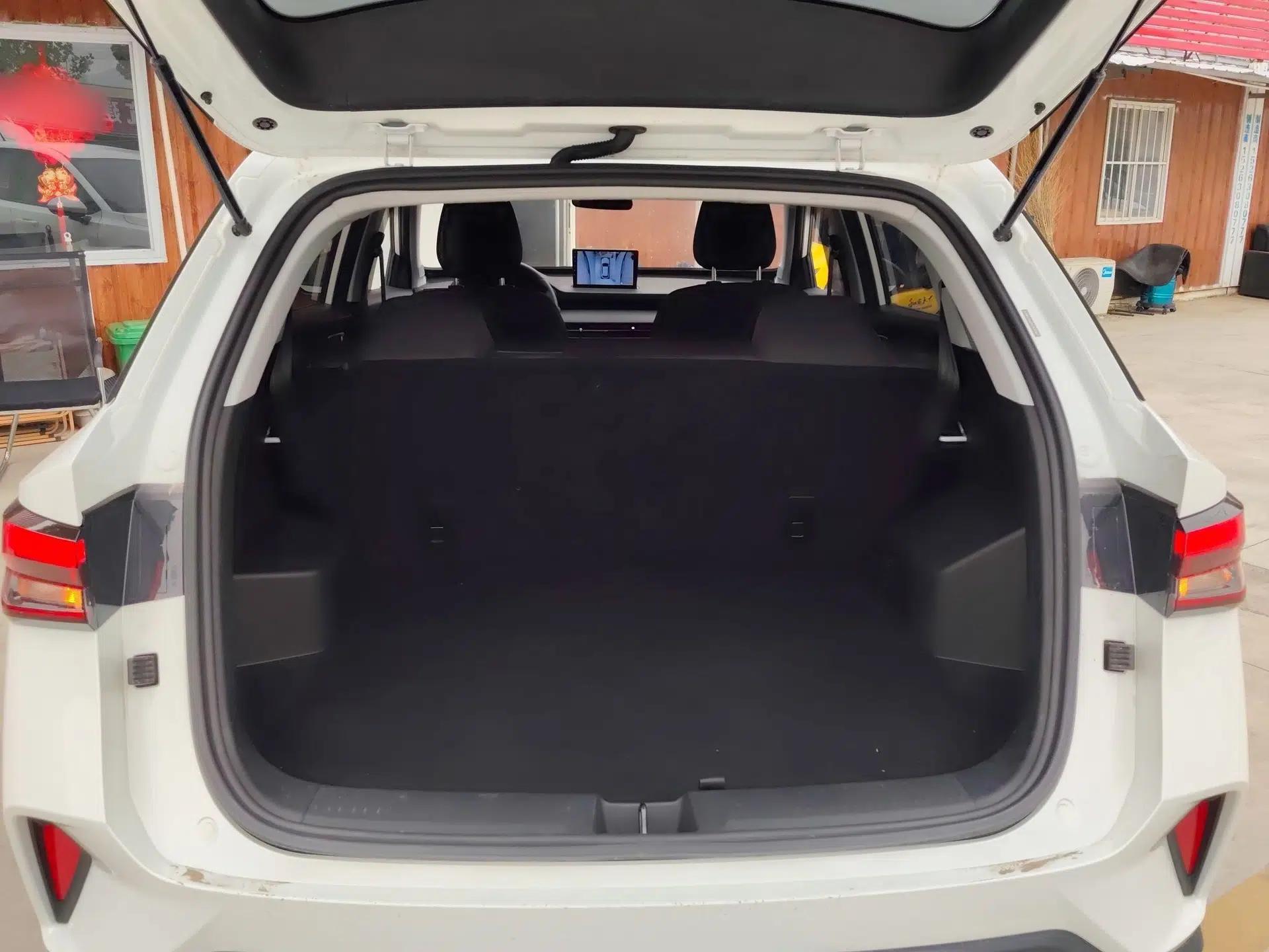 Wuling Alvez 2022 1.5L Manual Free-Style Model — миниатюра 22