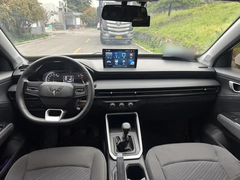 Wuling Alvez 2022 1.5L Manual Free-Style Model — миниатюра 9