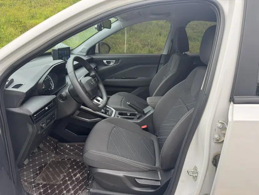 Wuling Alvez 2022 1.5L Manual Free-Style Model — миниатюра 10