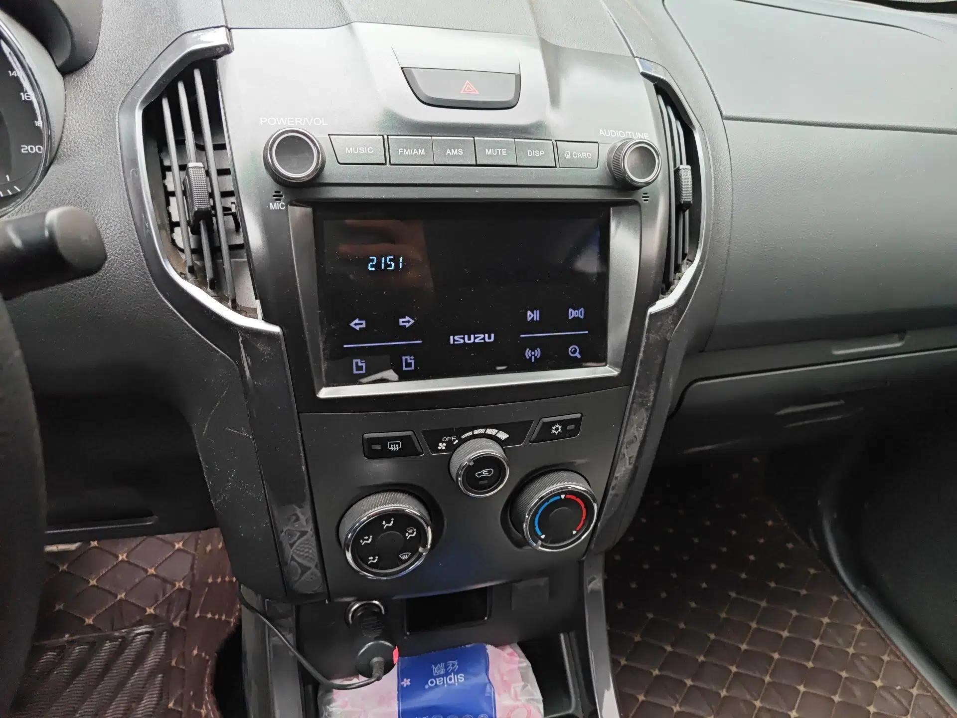 Isuzu TAGA 2018 3.0T Four-Wheel Drive Luxury Edition — миниатюра 14