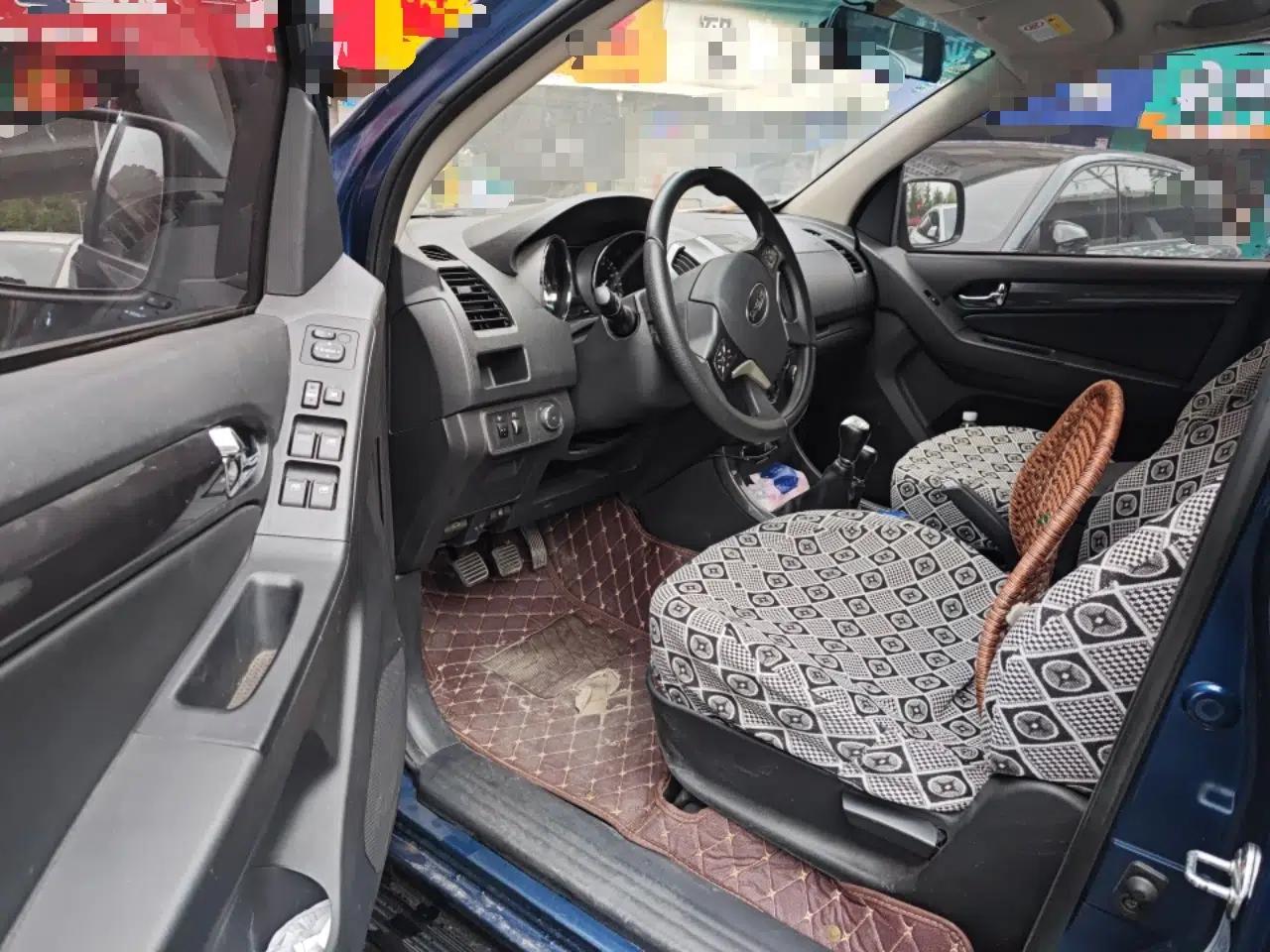 Isuzu TAGA 2018 3.0T Four-Wheel Drive Luxury Edition — миниатюра 17