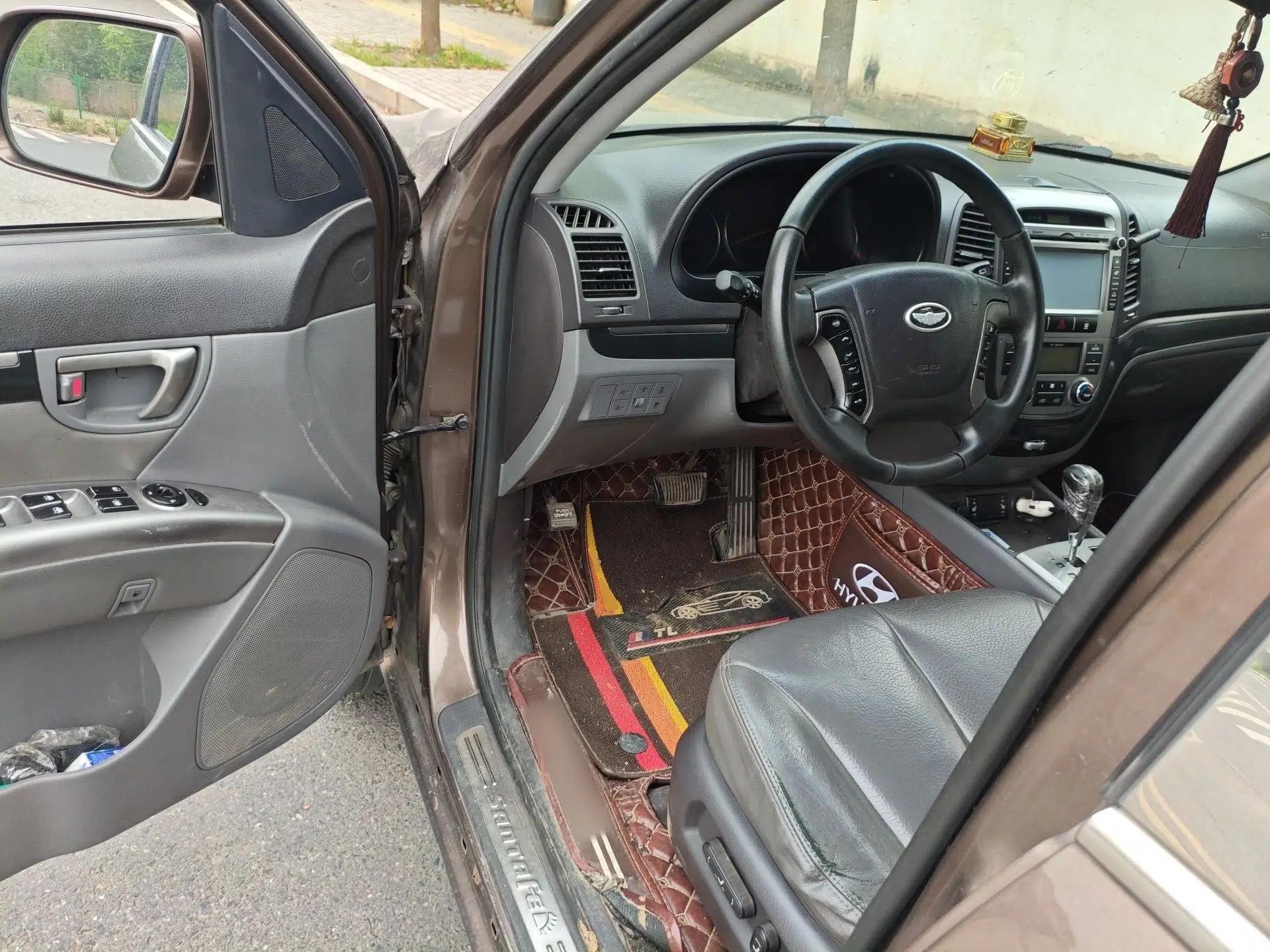 Hyundai Santa Fe Classic 2010 2.4 Ultimate Edition 7-Seater Four-Wheel Drive — миниатюра 17