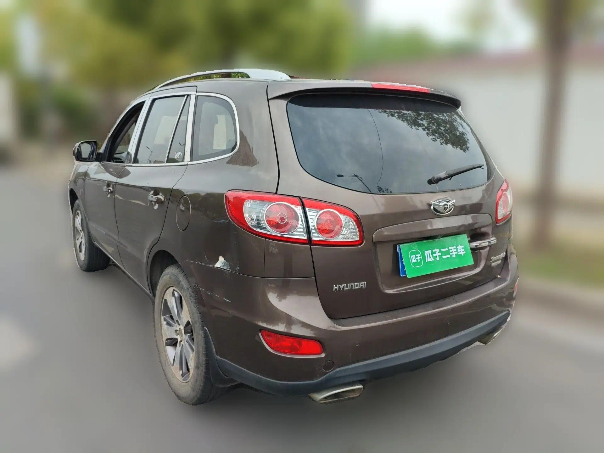 Hyundai Santa Fe Classic 2010 2.4 Ultimate Edition 7-Seater Four-Wheel Drive — миниатюра 4