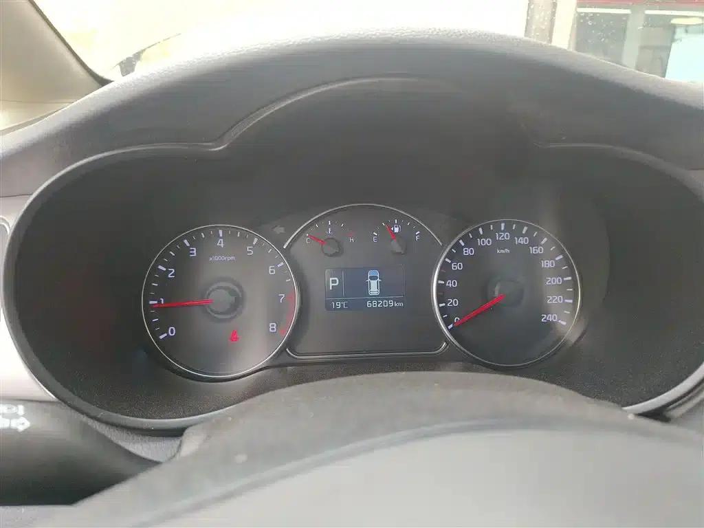 Carens 2013 2.0L 5-seater Automatic Standard Edition (National V Emission Standard) — миниатюра 12