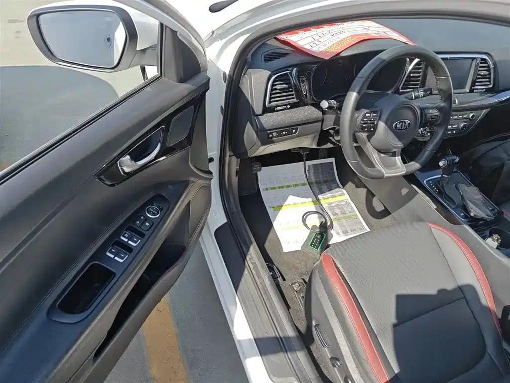 K5 2017 1.6T Automatic GLS — миниатюра 16