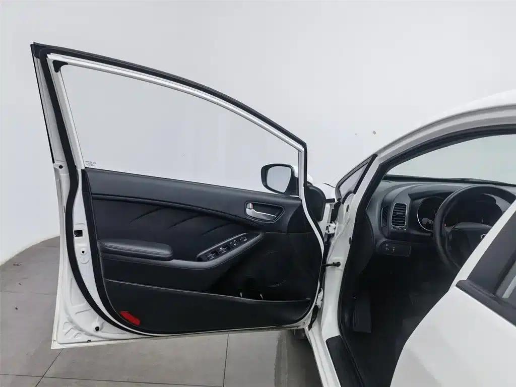 Kia K3S 2014 1.6L Automatic GL — миниатюра 8